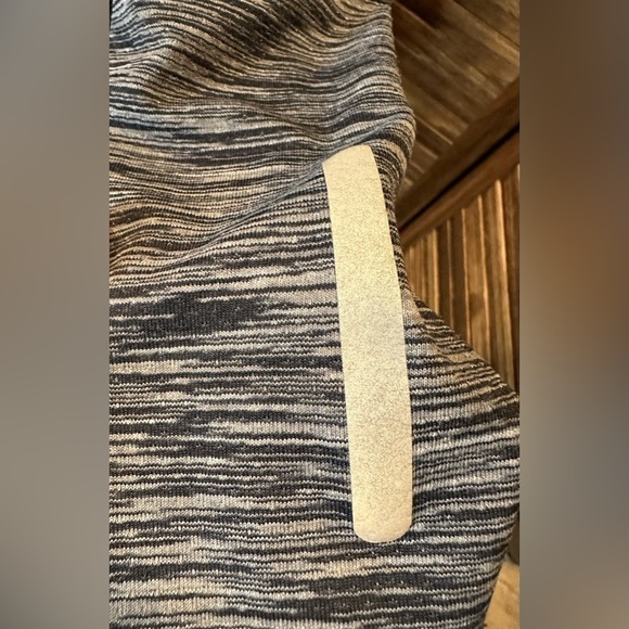 ZYIA Active Split Back Long Sleeve Top - Picture 3 of 9